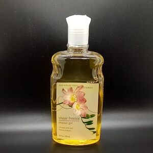 NEW Bath and Body Works Sheer Freesia Shower Gel 10 oz